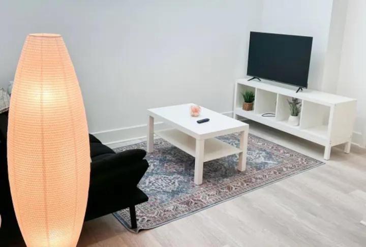 TV a/nebo společenská místnost v ubytování Mary's Stay Brookland