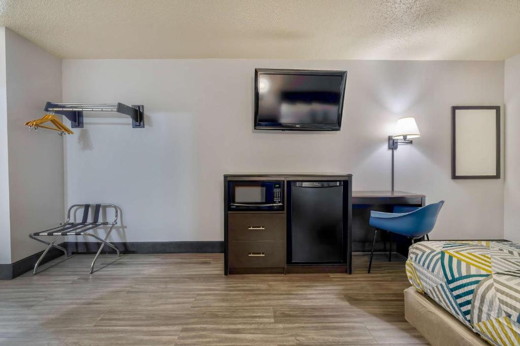 Kuchyň nebo kuchyňský kout v ubytování Motel 6 Stuart, IA