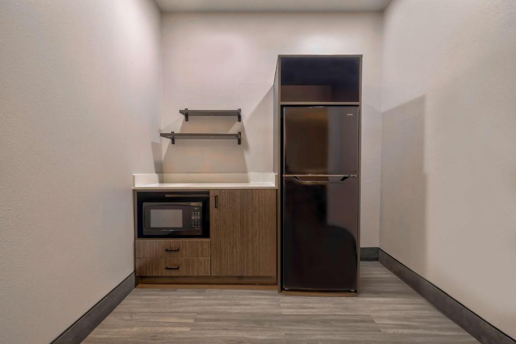 Kuchyň nebo kuchyňský kout v ubytování Motel 6 Stuart, IA