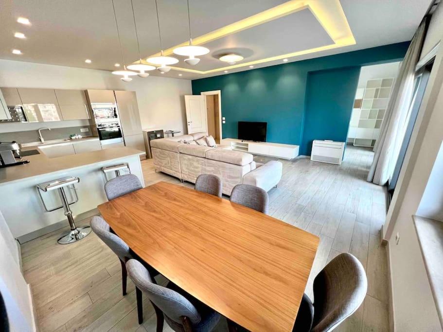 Tirana RING Center / 2BR Luxury Apartment - Image 1