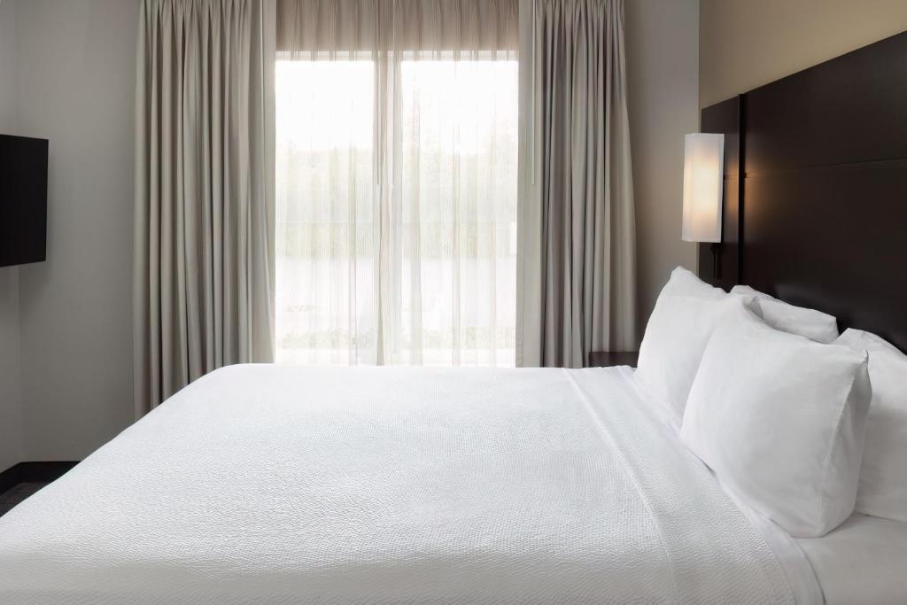 Residence Inn Providence Coventry - One-Bedroom King Suite With Sofa Bed And Fireplace