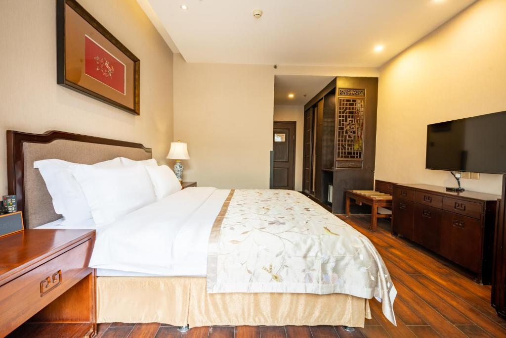 Buddha Zen Hotel traditional-style bedroom