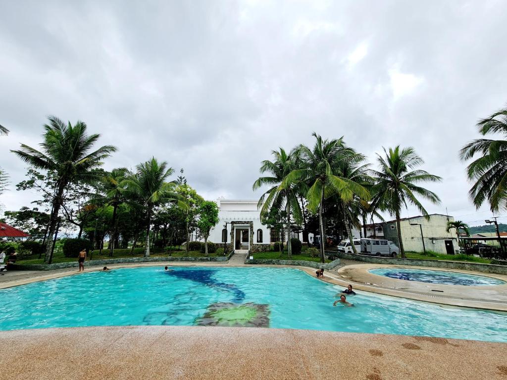 Calapan City Fully Furnished House Transient near XentroMall L39 ...