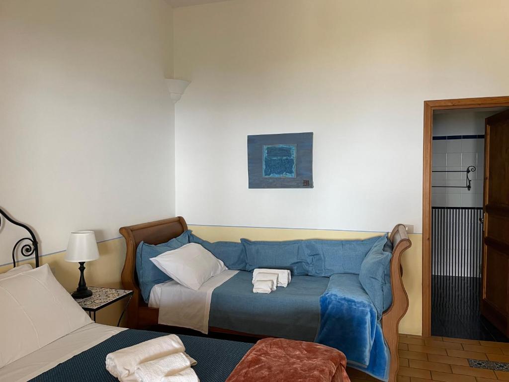 Hotel La Locanda Del Postino - Deluxe Quadruple Room