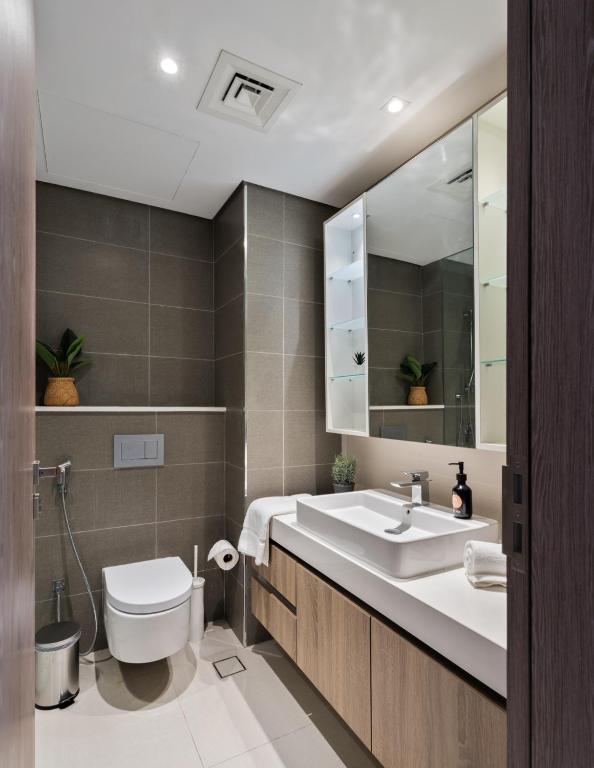 EasyGo - LIV Residences Dubai Marina 2 Bedroom View Marina