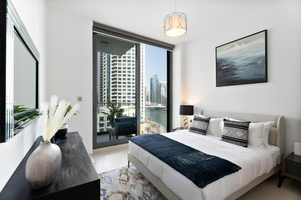 EasyGo - LIV Residences Dubai Marina 2 Bedroom View Marina