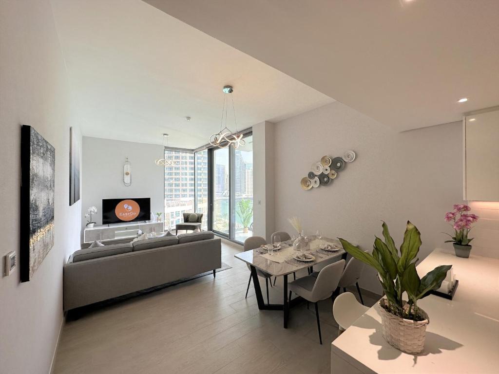 EasyGo - LIV Residences Dubai Marina 2 Bedroom View Marina