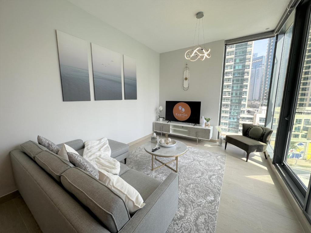 EasyGo - LIV Residences Dubai Marina 2 Bedroom View Marina