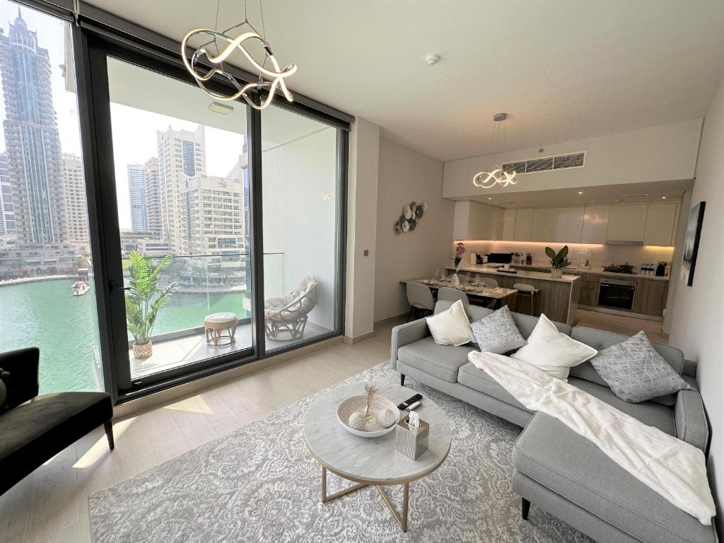EasyGo - LIV Residences Dubai Marina 2 Bedroom View Marina