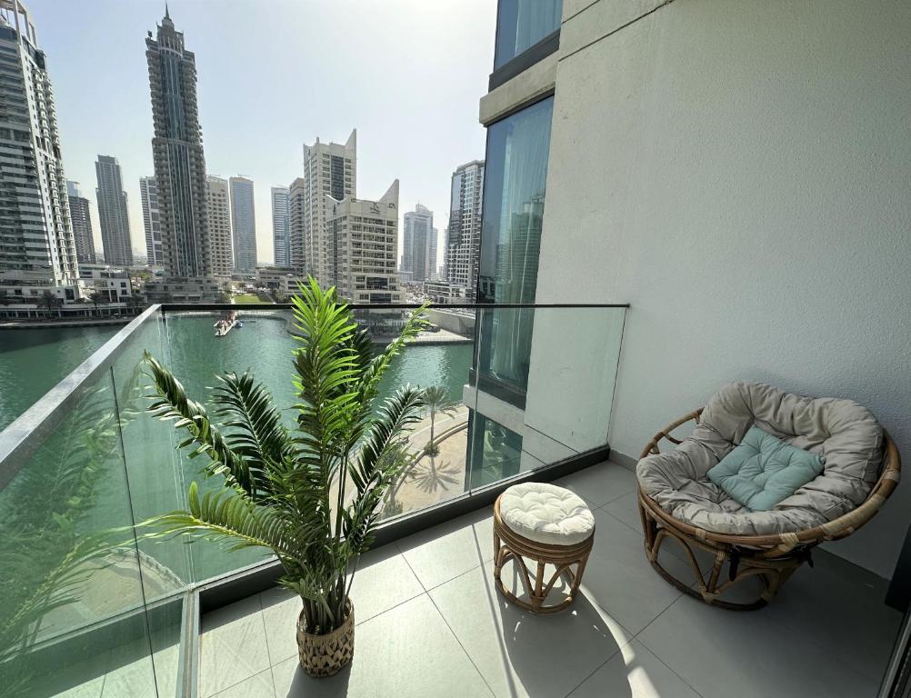 EasyGo - LIV Residences Dubai Marina 2 Bedroom View Marina