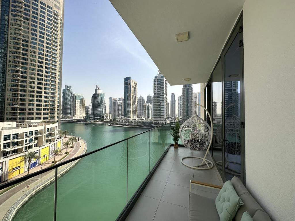 EasyGo - LIV Residences Dubai Marina 2 Bedroom View Marina