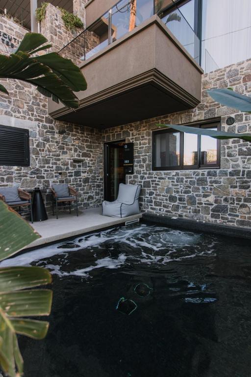 
Suite with Private Pool
