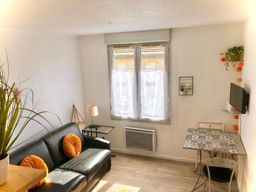 Photo de la galerie de l'établissement "Le Physalis" Élégant studio à 2 pas de Grenoble proche Tram, à Fontaine