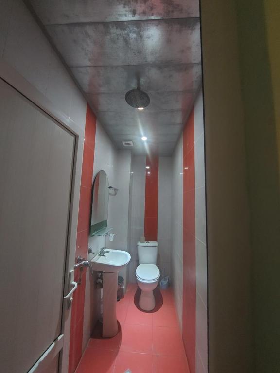 Koupelna v ubytování RP HOTEL- hostel