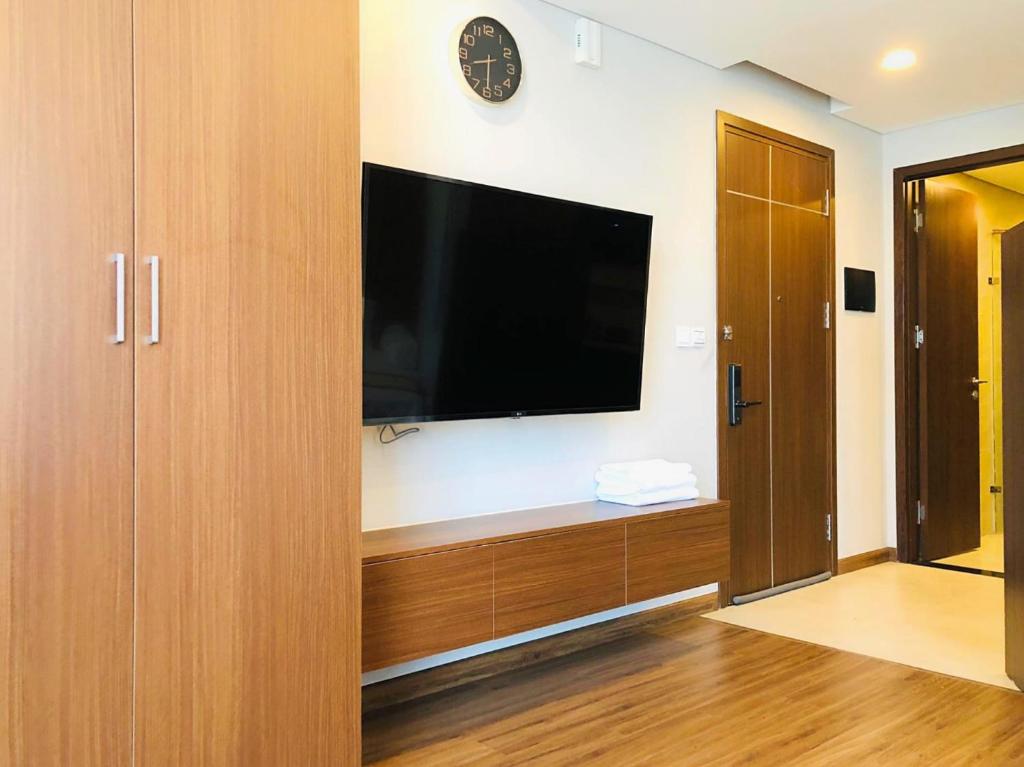 VÁN ÉP DÙNG NGOÀI TRỜI BỀN BỈ DƯỚI TÁC ĐỘNG THỜI TIẾT