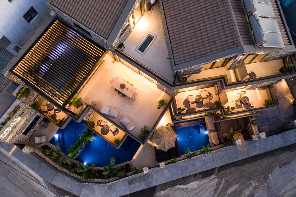 Bazén v ubytování Opal Executive Suites nebo v jeho okolí