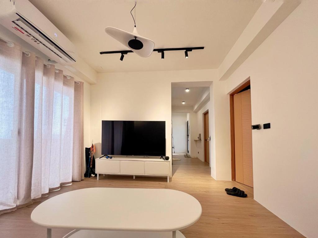 TV a/nebo společenská místnost v ubytování Sunset Hostel