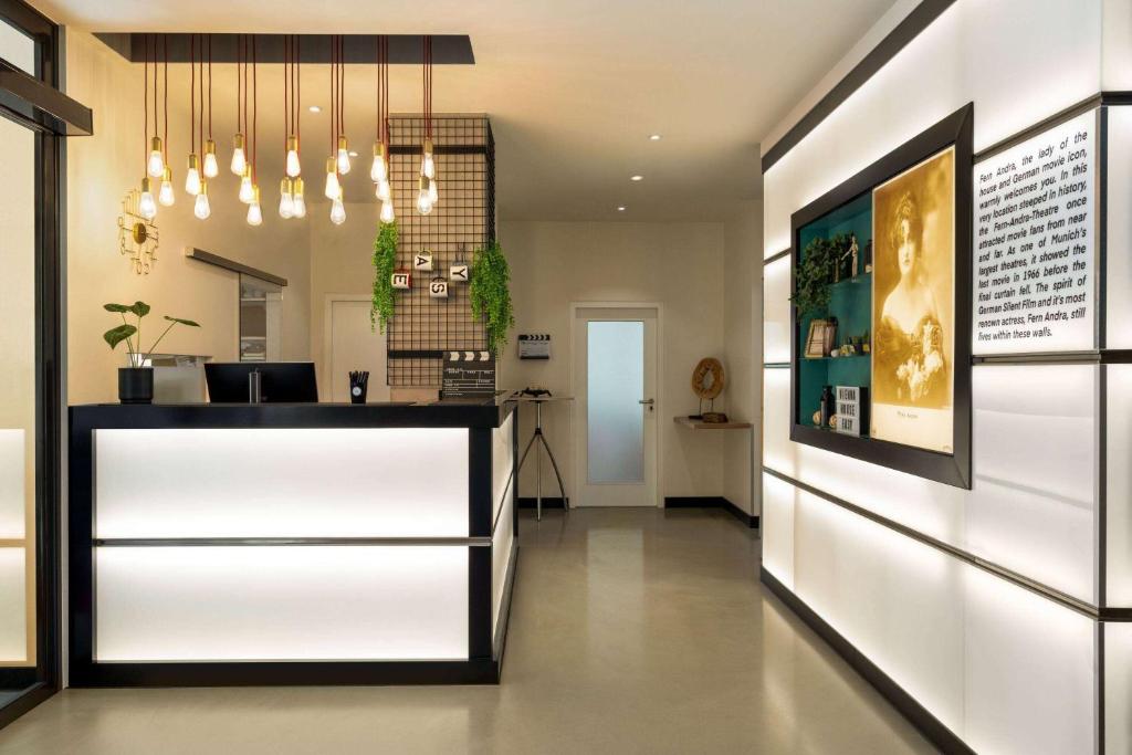 Vienna House Easy by Wyndham München - Resim 18