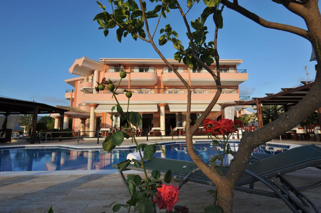 Bazén v ubytování Hotel Philoxenia nebo v jeho okolí