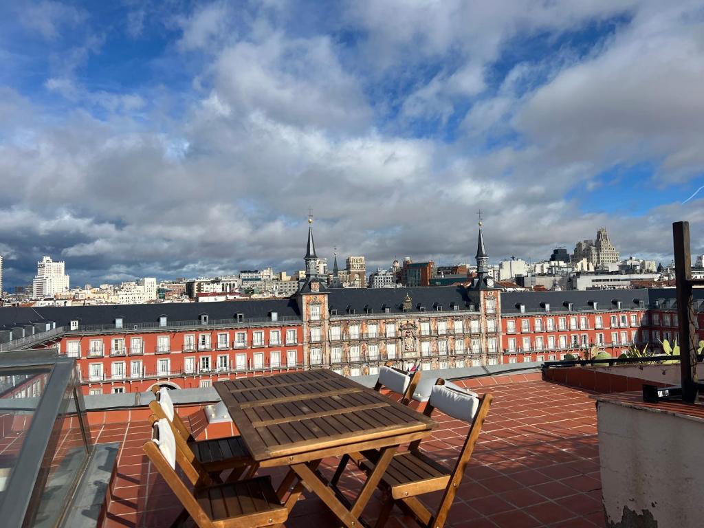 Plaza Mayor private terrace apartment - Housity