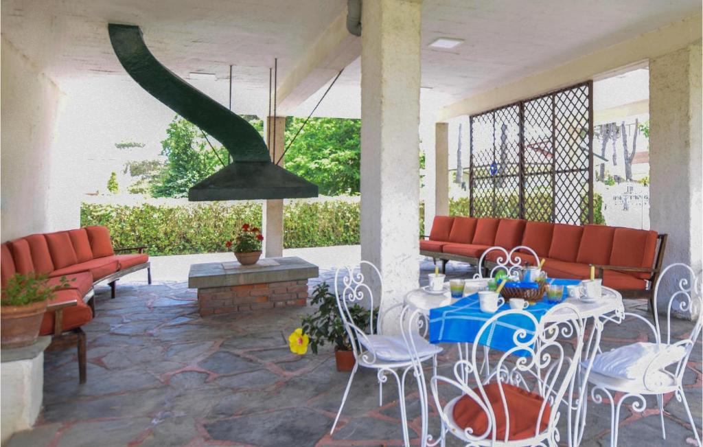 Posedenie v ubytovaní Stunning Apartment In Lido Di Camaiore