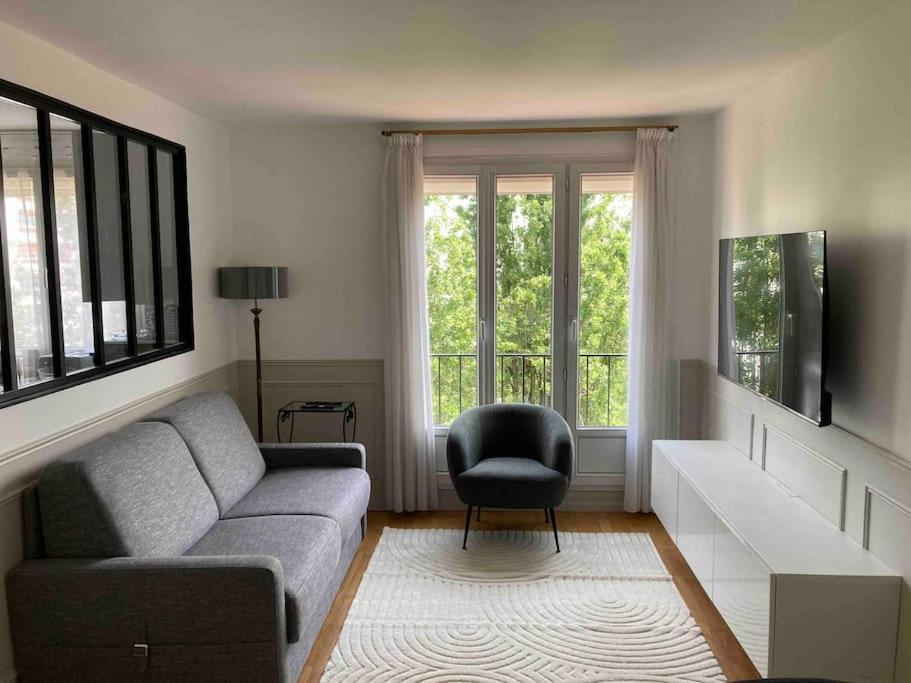 TV/trung tâm giải trí tại Le Daumesnil Apartment + Balcon 2BR 4/6peoples