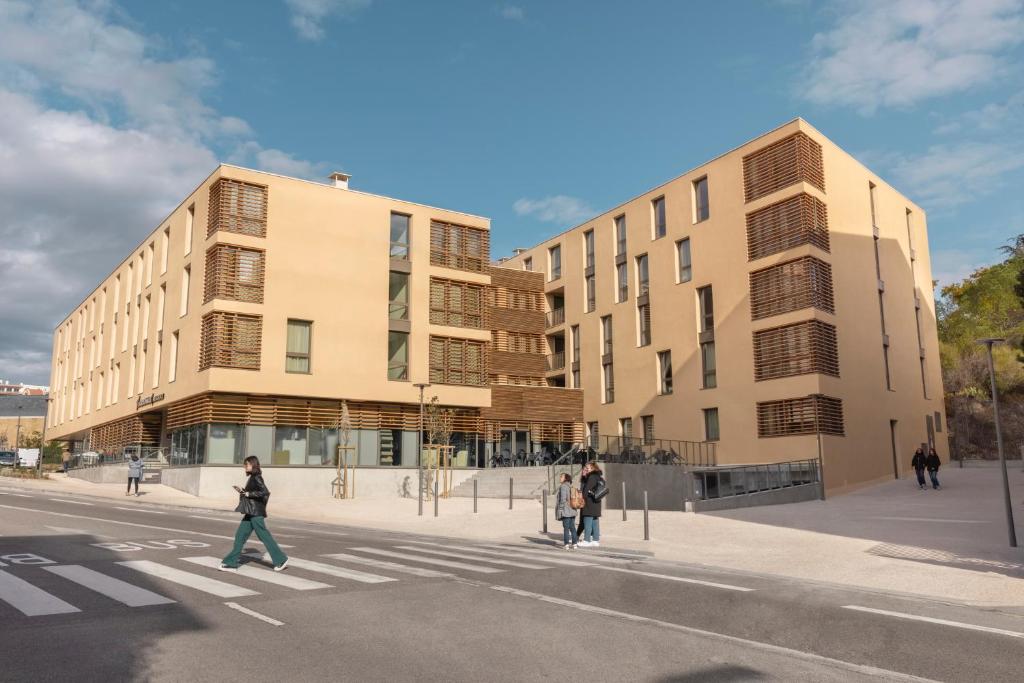 The Originals Résidence Aix Schuman - Resim 8