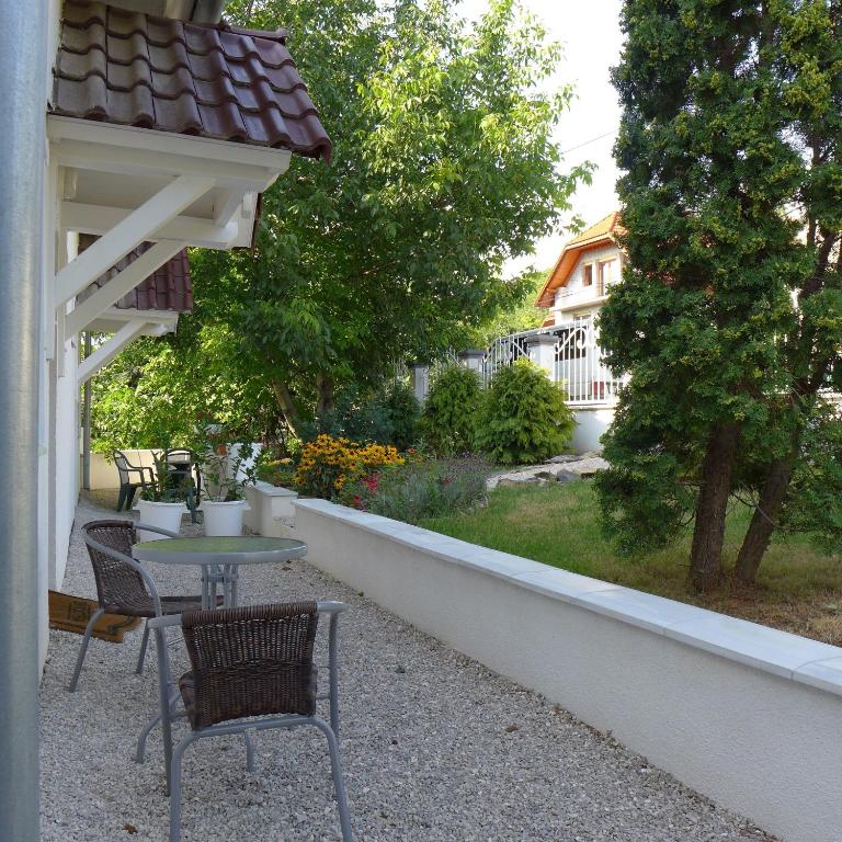 Vonkajšia záhrada v ubytovaní Villa Astoria