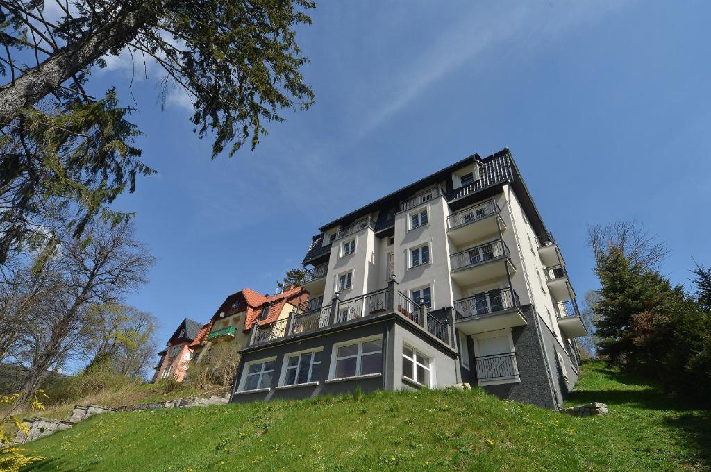 Budova, v ktorej sa apartmán nachádza