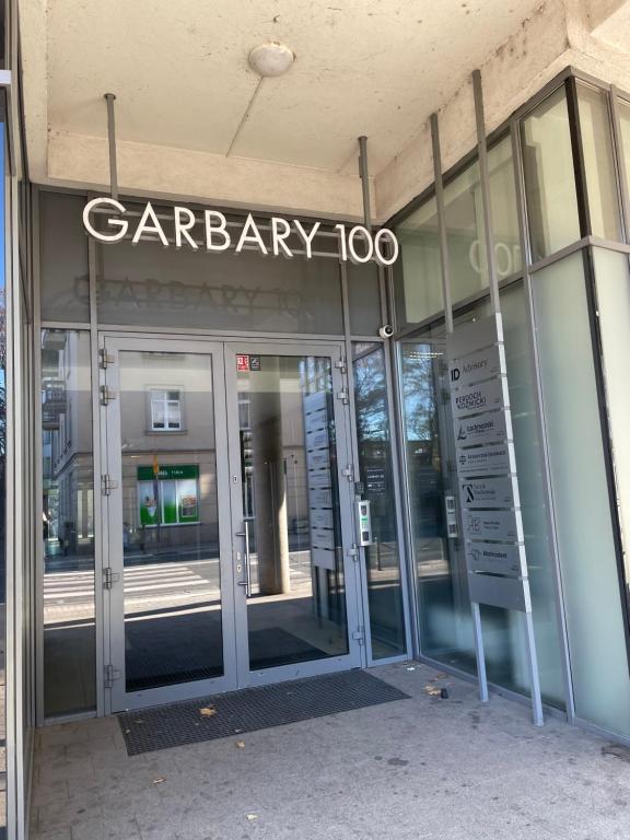 Garbary 100 CITY CENTER Apartment, free parking, self check-in 24h - 7