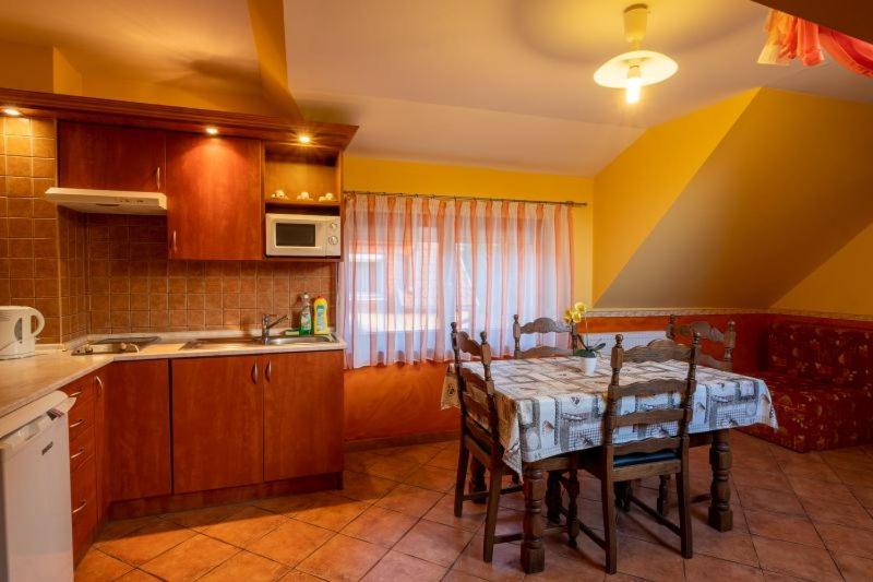 Rozmann Family Panzió & Apartmanhaz - Appartement (4 Volwassenen)