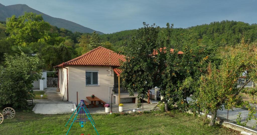 A general mountain view or a mountain view taken from the holiday home