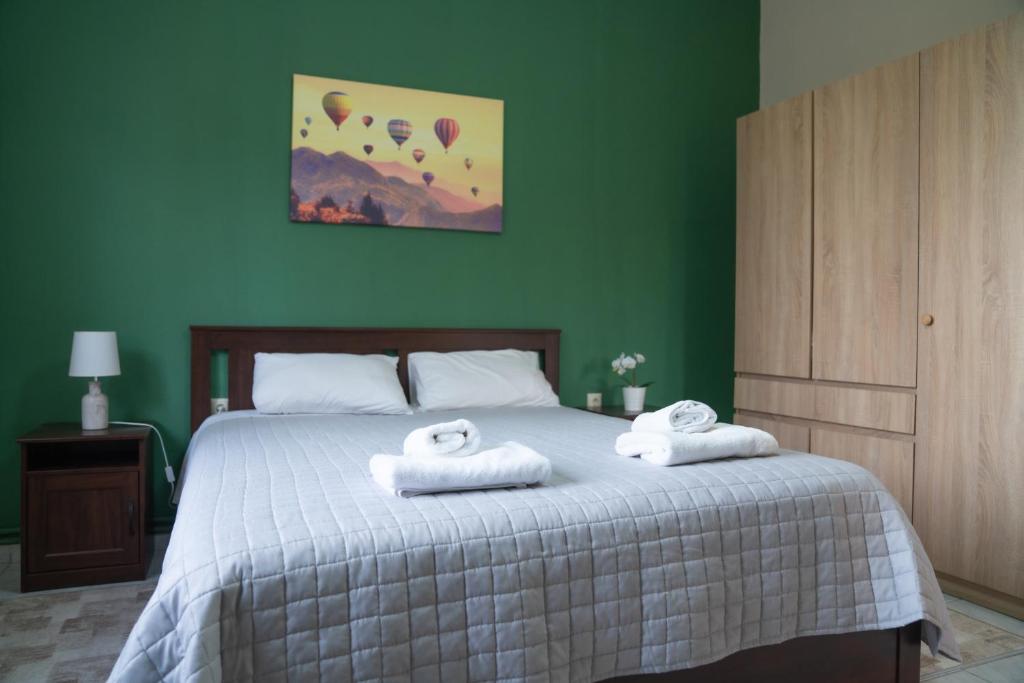 A bed or beds in a room at Casa de Pozar