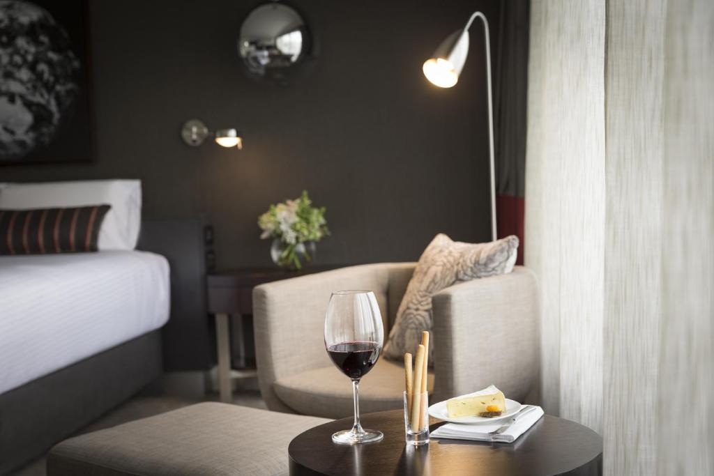 Pullman Melbourne Albert Park - Deluxe King Room