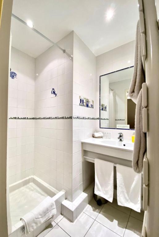 Un baño de Hôtel Lutétia & Spa