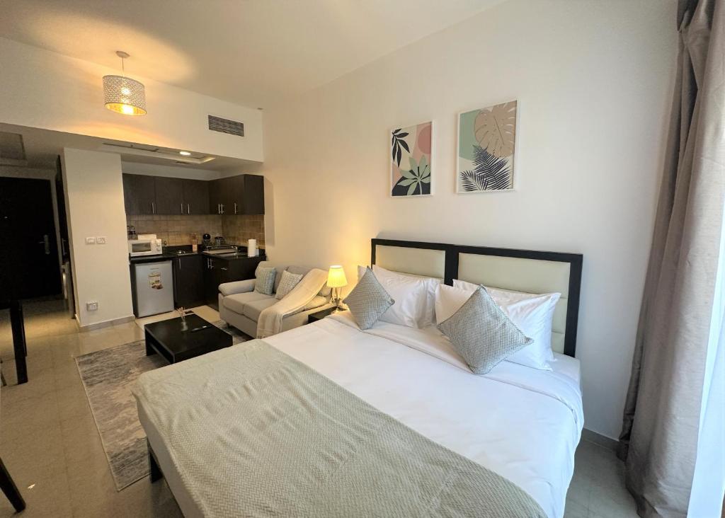 EasyGo Hanover Square JVC Studio, Dubai, UAE