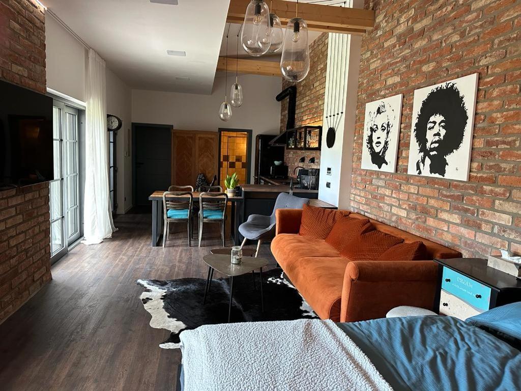 Posezení v ubytování Design apartmán v zahradě