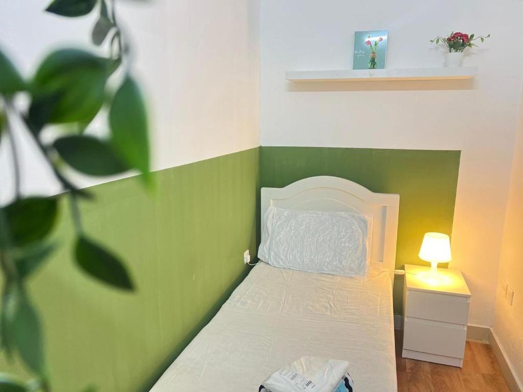 Bachelor Partition Room in Near City Metro, Dubai