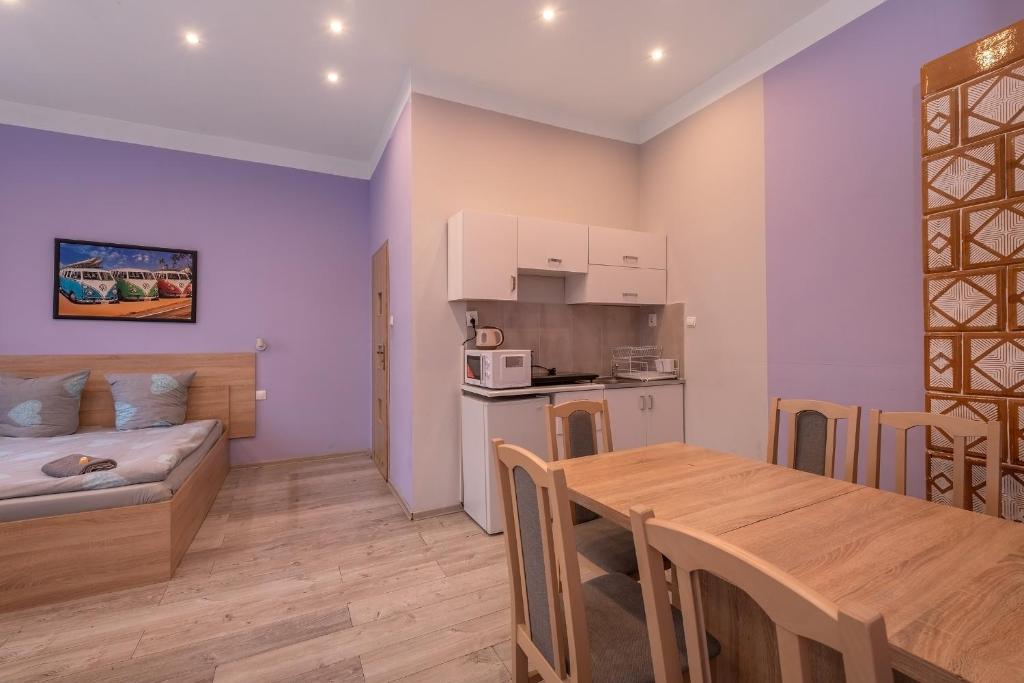 Kuchyňa alebo kuchynka v ubytovaní Queen Apartments