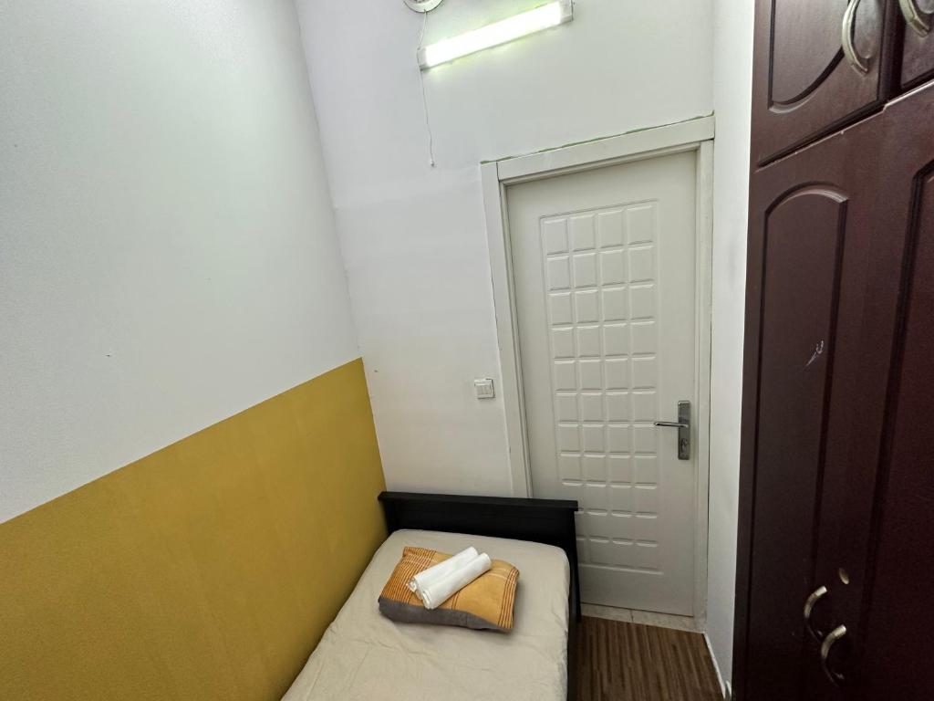 Fotografie z fotogalerie ubytování Cozy Partition Room Near Mashreq & MOE Metro v Dubaji