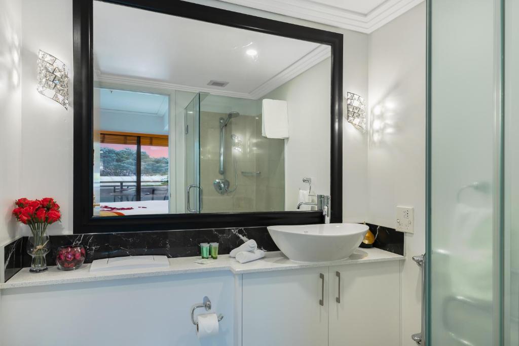 Your Next Viaduct Getaway! - Resim 8