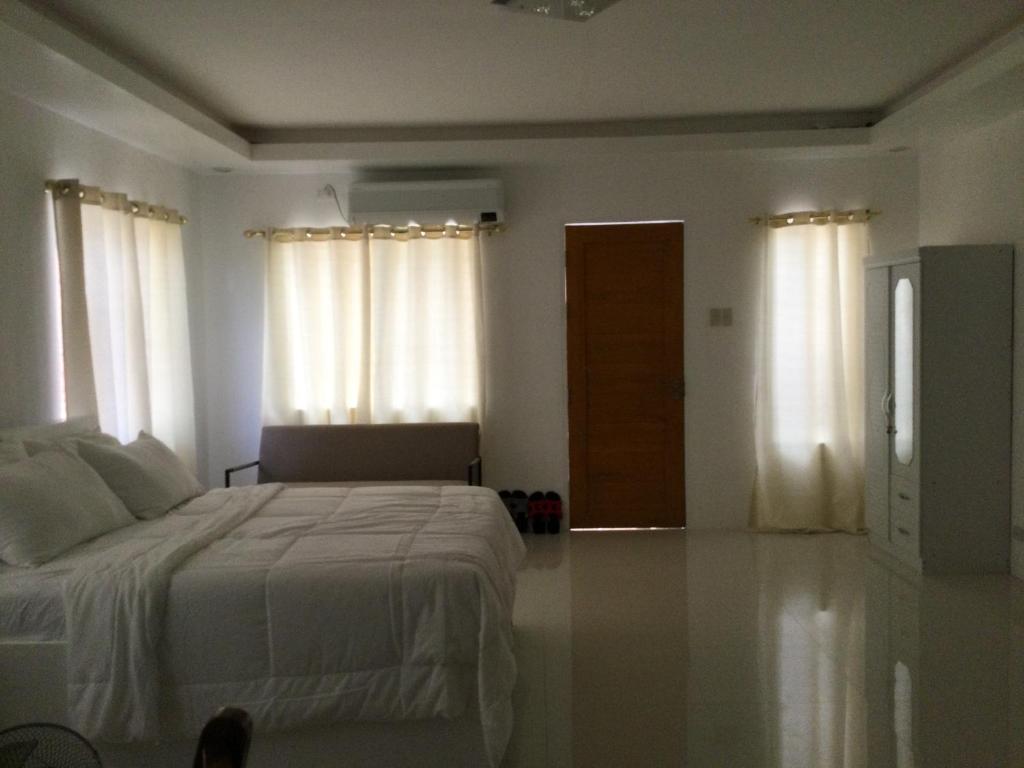 Little White House, Dipolog (updated prices 2024)
