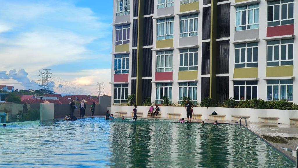 Bazén v ubytování Husfa Modern Oasis Mahkota Valley nebo v jeho okolí