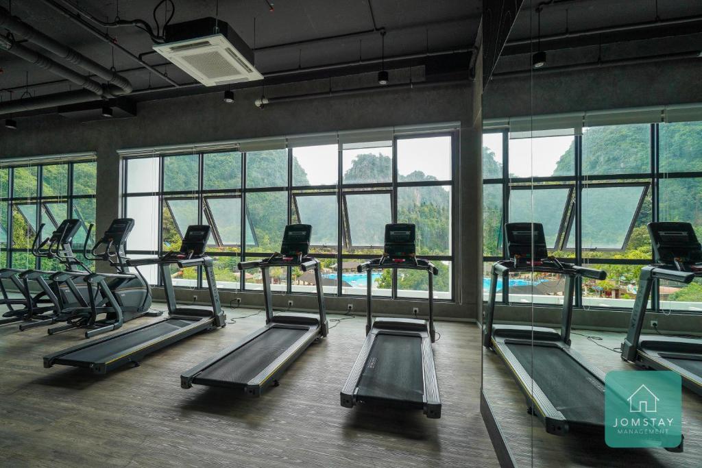 Fitness centrum a/nebo fitness zařízení v ubytování JOMSTAY Sunway Onsen Suites Ipoh - Lost World of Tambun Ipoh Waterpark