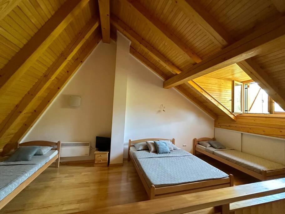 Katil atau katil-katil dalam bilik di Bjelasnica with amazing view