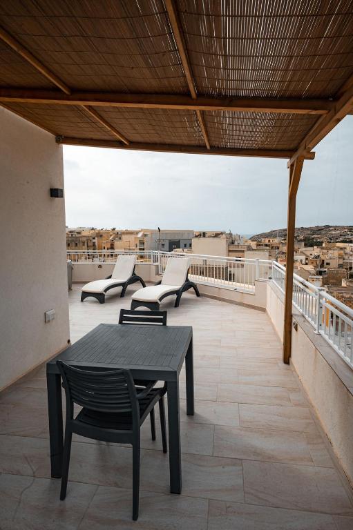 The Willows Penthouses with Jacuzzi - Penthouse Apartment