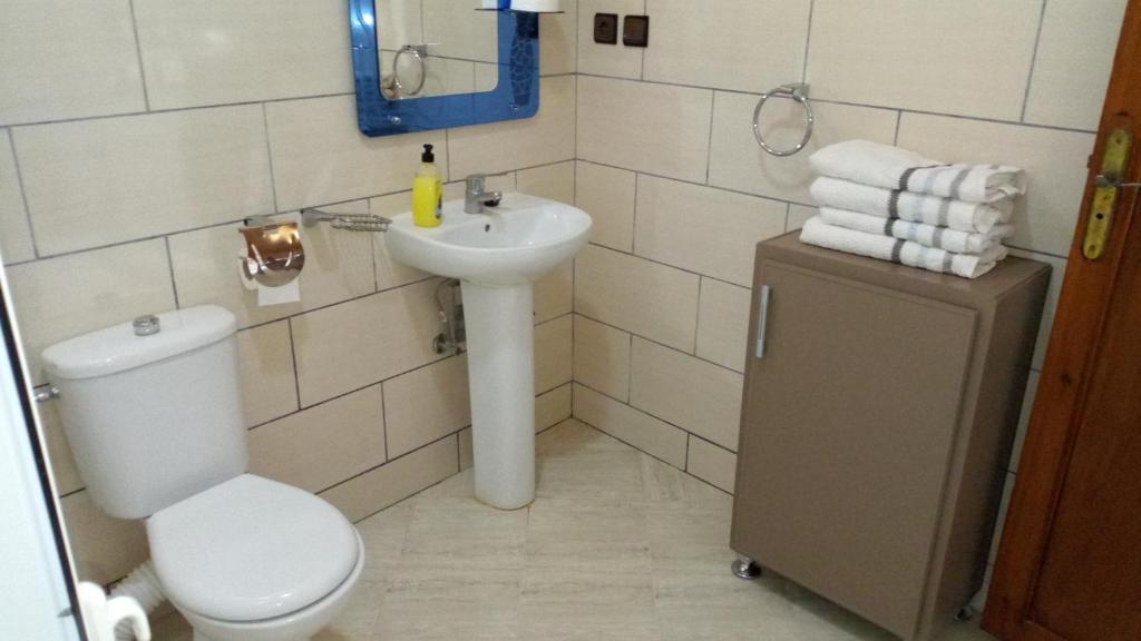 Un baño de Mirleft Tayought Guest House