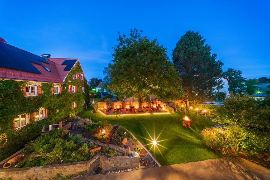 an aerial view of a house with a garden at Kneipp- und Wellvitalhotel Edelweiss in Bad Wörishofen