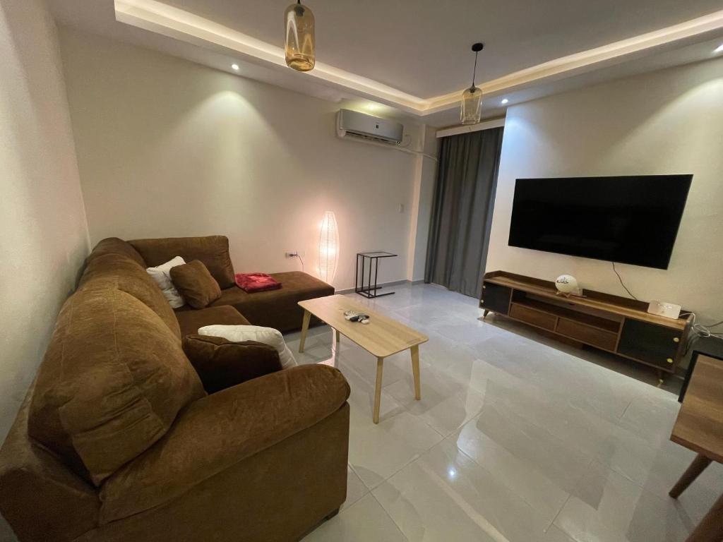 TV a/nebo společenská místnost v ubytování 4S full apartment