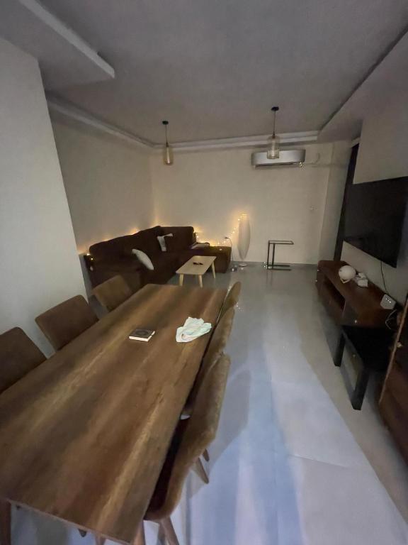 TV a/nebo společenská místnost v ubytování 4S full apartment